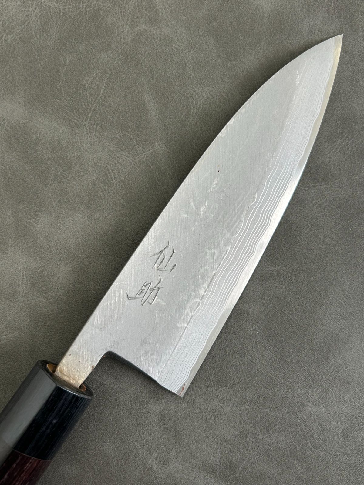 訳あり 仙助 包丁 出刃 ダマスカス 安来鋼白紙2号 165ｍｍ 紫檀シノギ柄 63