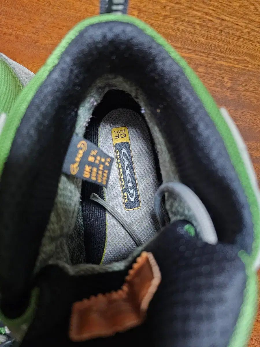 登山靴 グリーン