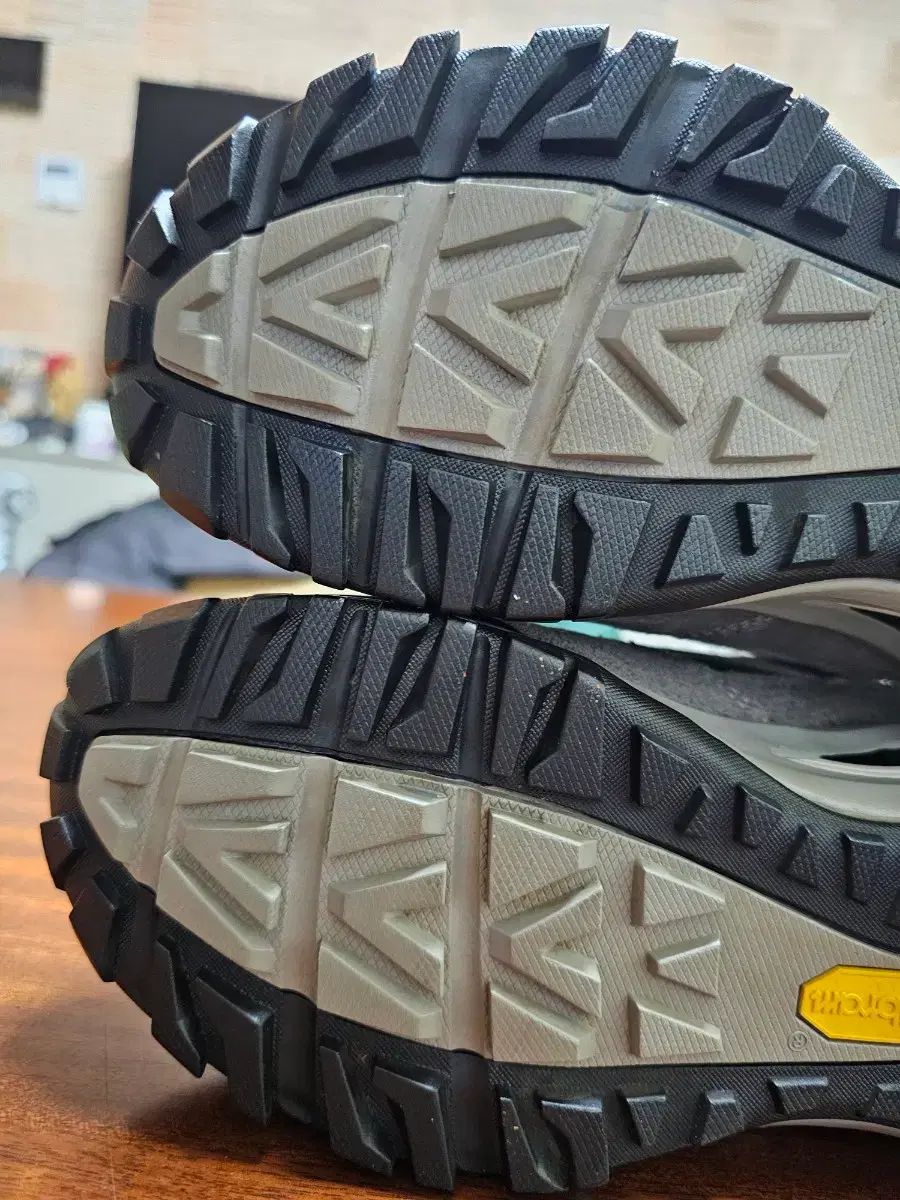  AKU アーク GORE TEX ゴアテックス 登山靴 グリーン グレー 240 ミリ 登山靴 トレッキングシューズ アウトドアシューズ