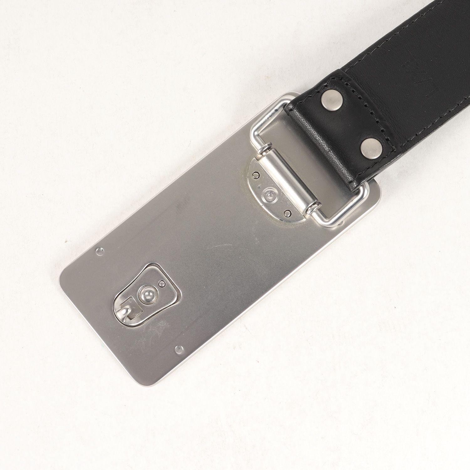 supreme jeanpaulgaultier シュプリームベルト新品未使用 NWT Supreme Jean Paul Gaultier JPG Logo Buckle Leather Belt Men's