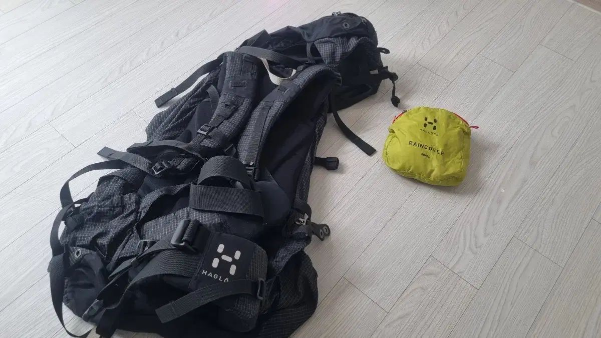 HAGLOFS ブラック Matrix 40 バックパック イエロー レインCOVER