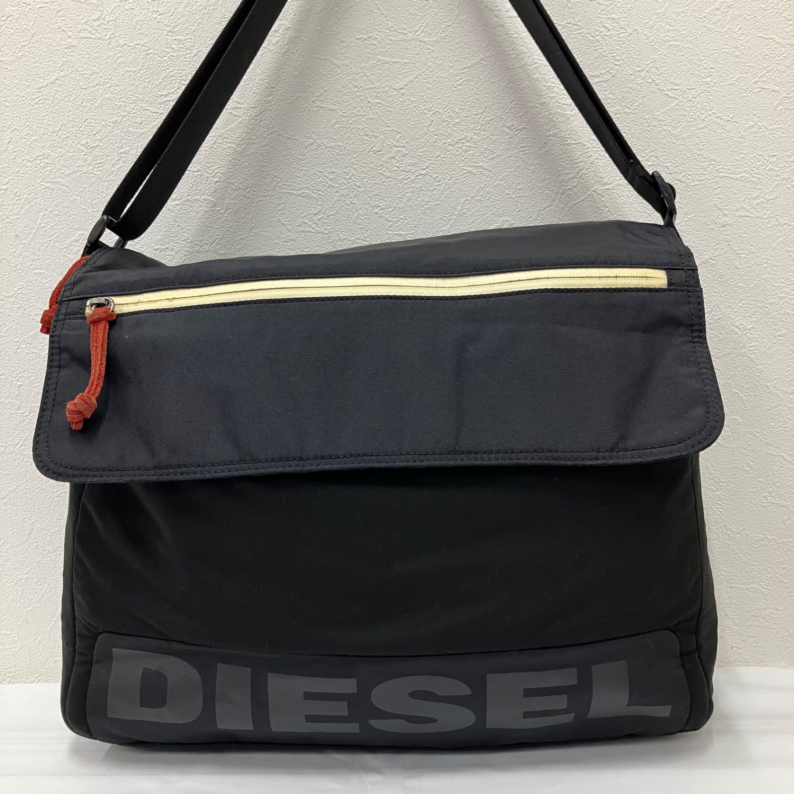 Y9423 DIESEL ディーゼル ショルダーバッグ 斜めがけ ワンショルダー