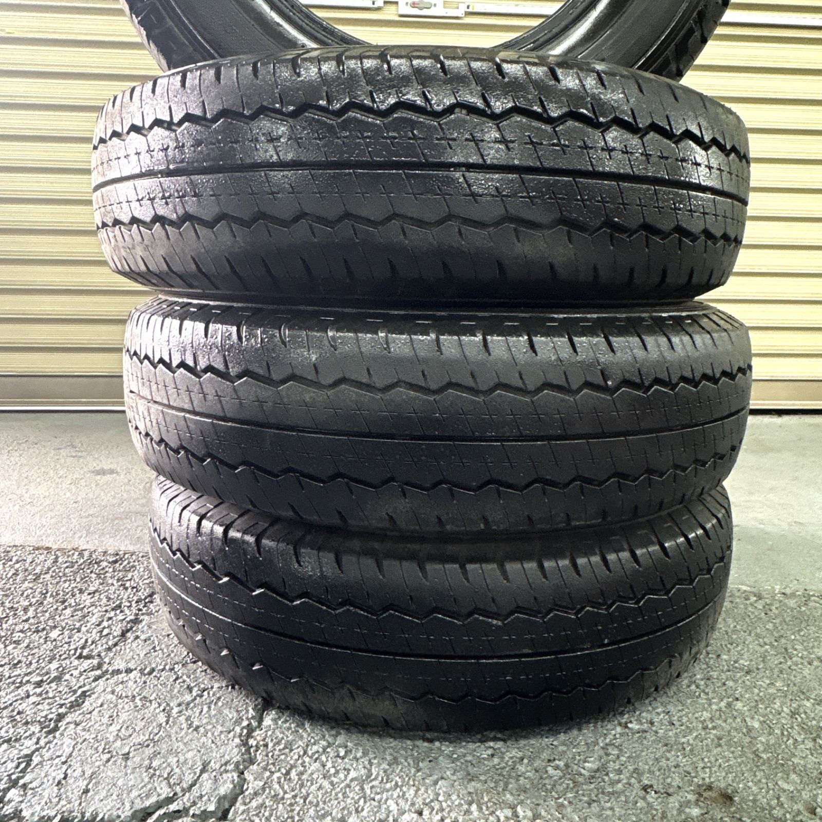 最終値下げ【送料無料】ダンロップ SP LT30 A 165/80R14 タイヤセット