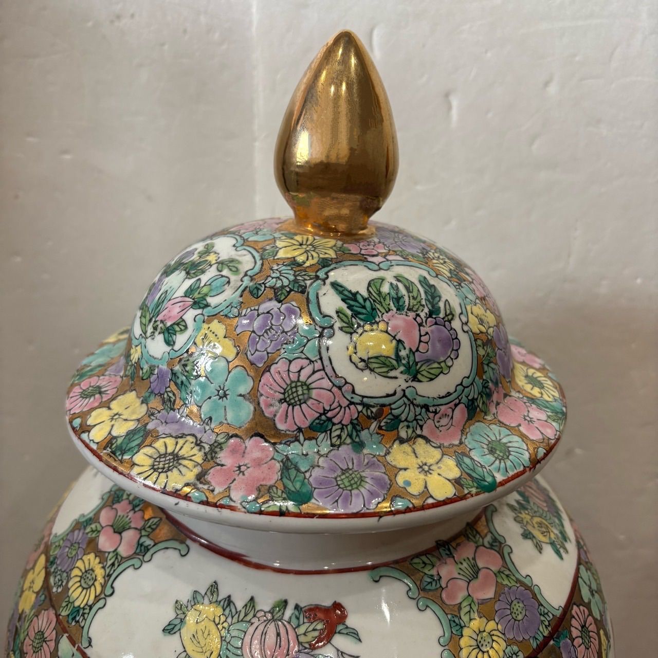 花瓶 飾り壺】特大 金彩 蓋付き 花鳥 時代物 置物 骨董 - メルカリ
