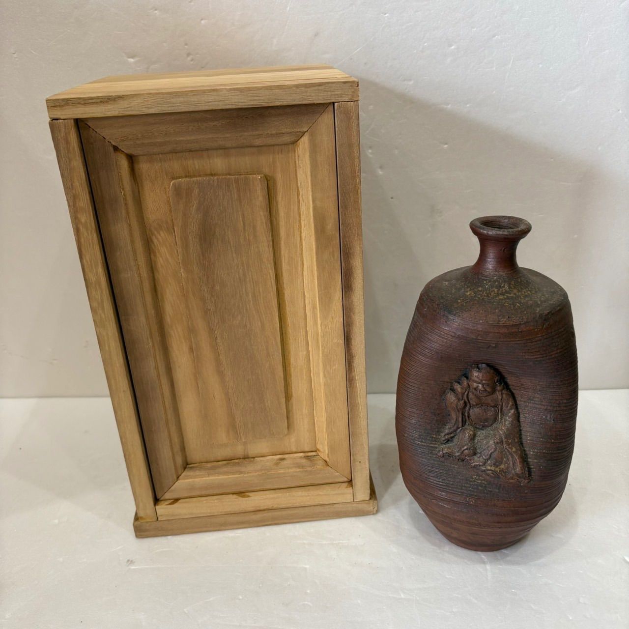 古備前焼 徳利】布袋様 置物 時代物 骨董 木箱入り - メルカリ