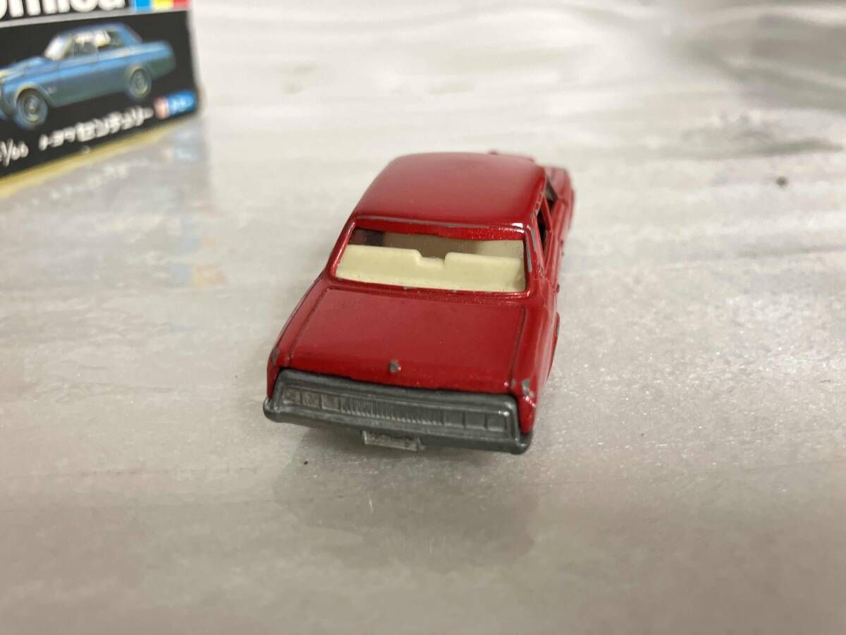 トミカ No.43 トヨタ センチュリｰ 赤メタリック アイボリｰシｰト 1H
