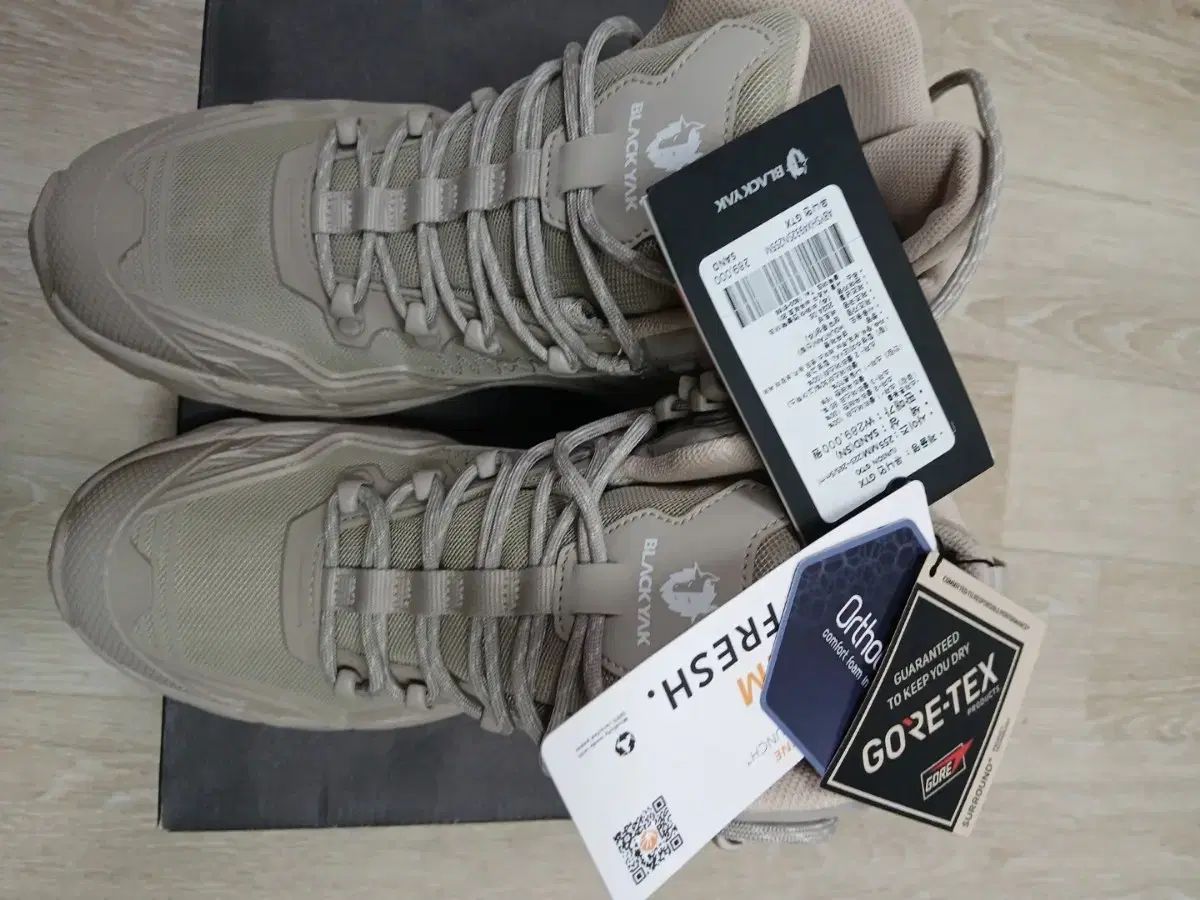 BLACK YAK ブラックヤク ゴアテックス 登山靴 ベージュ