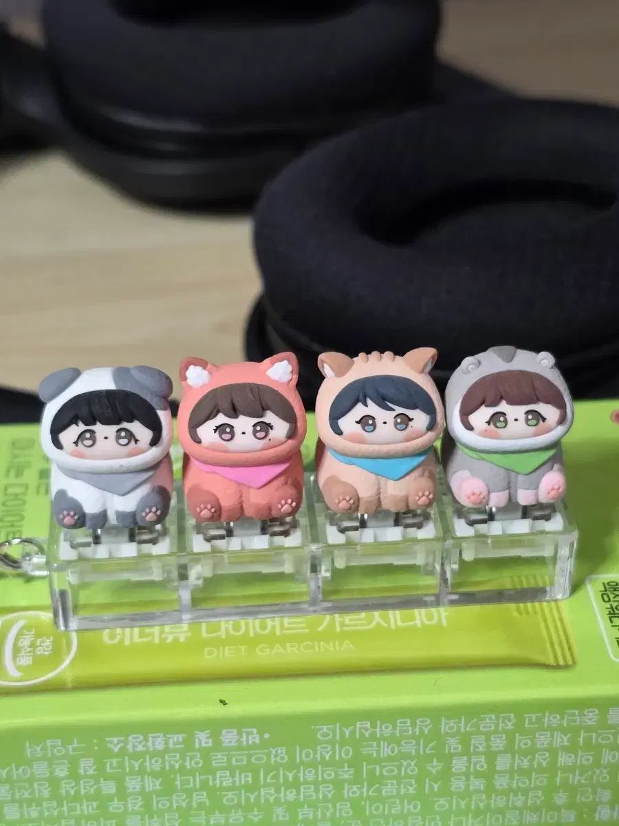 qwer キーキャップ トレカ キーホルダー 含む