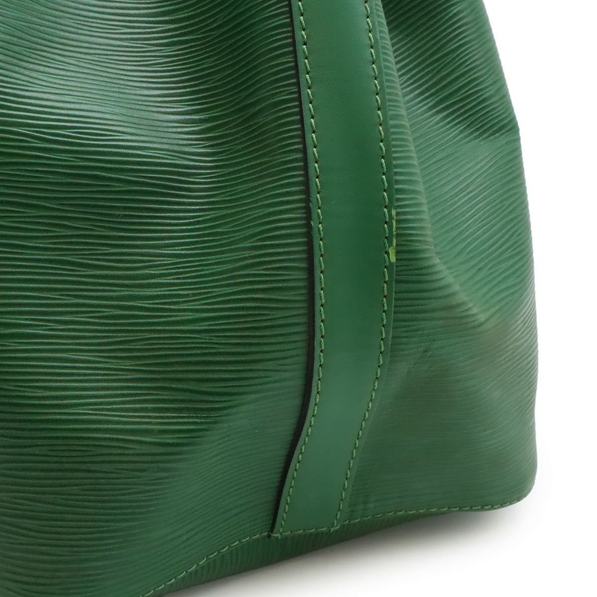 LOUIS VUITTON ルイ ヴィトン エピ プチノエ ショルダーバッグ 