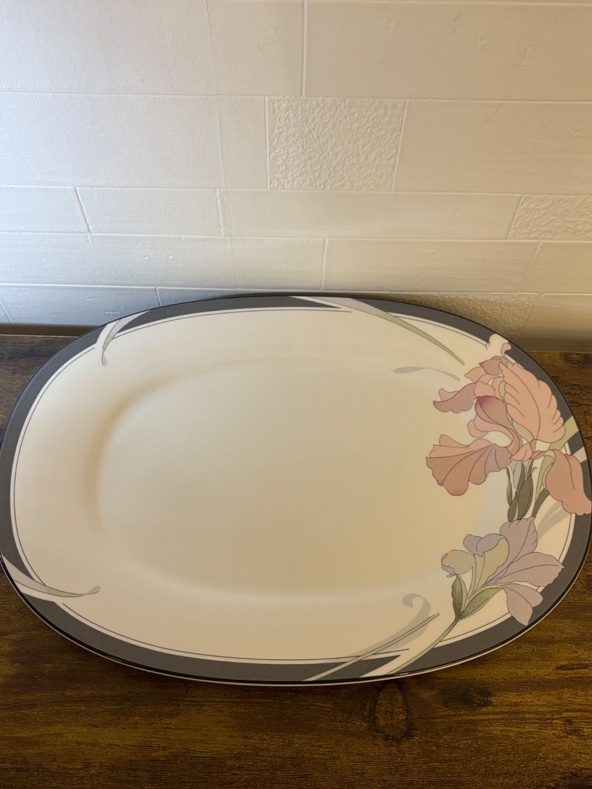 メーカーノリタケ（Noritake）の「NEW DECADE（ニューディケイド
