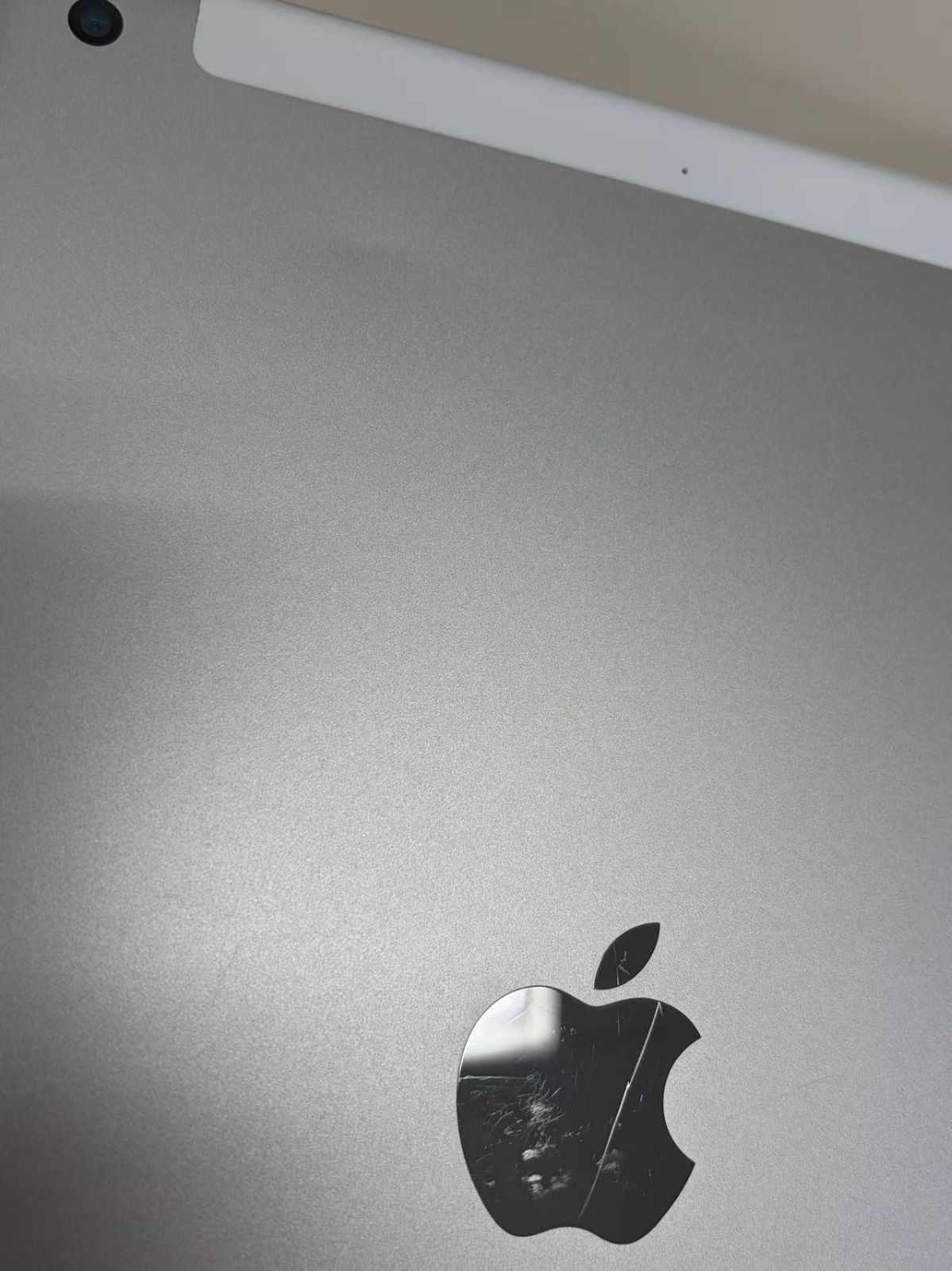 電池100% SIMフリーiPad (第7世代) 32GB シルバー