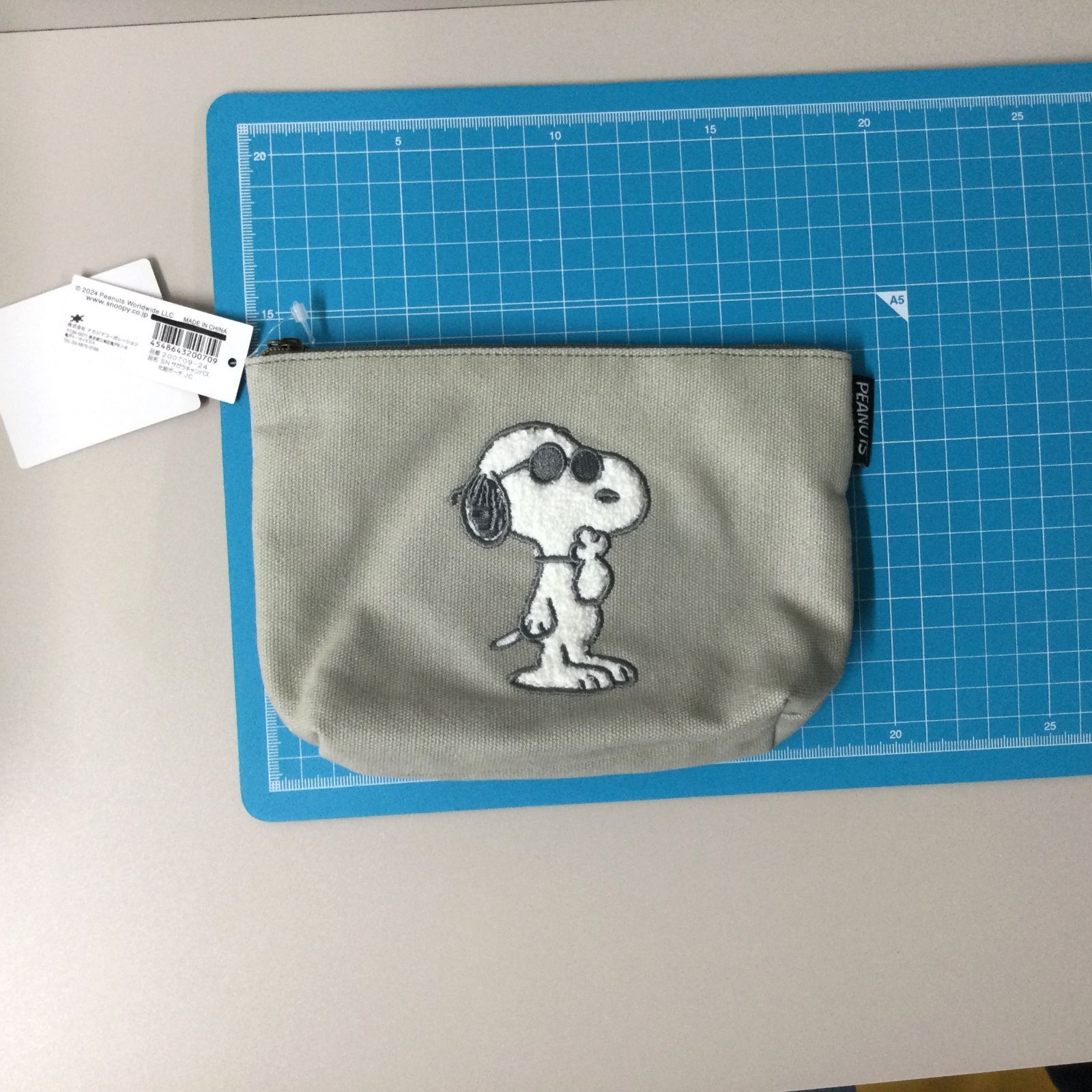 Vintage PEANUTS スヌーピー JOE COOL 刺繍チェックポーチ b214【新品・未使用品】PEANUTS スヌーピー ポーチ JOE COOL サガラ