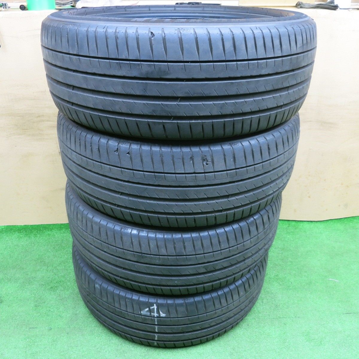 4本価格！23年☆235/50R21 ミシュラン パイロットスポーツ4 SUV タイヤ 