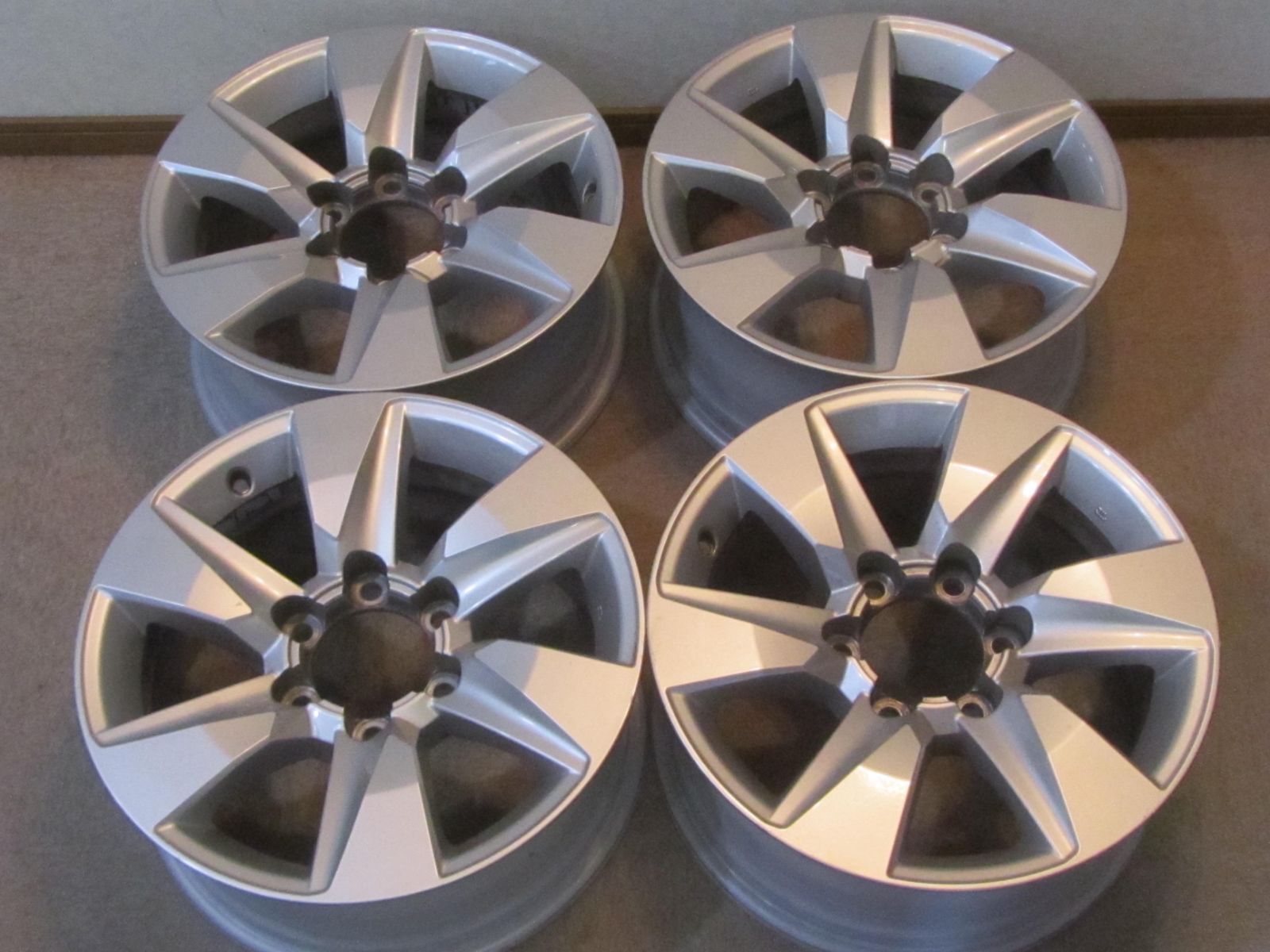 トヨタ純正ホイール】150系ランドクルーザープラド 純正ホイール 17