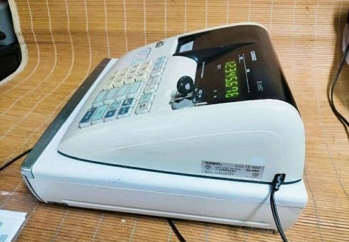 カシオレジスター　TE-M80　中古品　人気機種感熱紙　送料無料　001777 カシオレジスター TE-M80 中古品 人気機種感熱紙 送料無料 001777