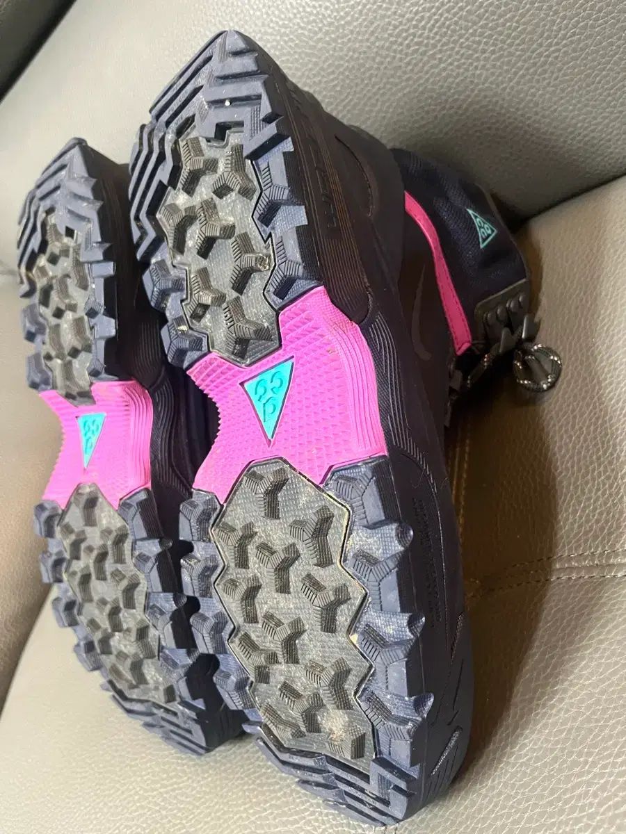 ナイキACGガイアドーム250