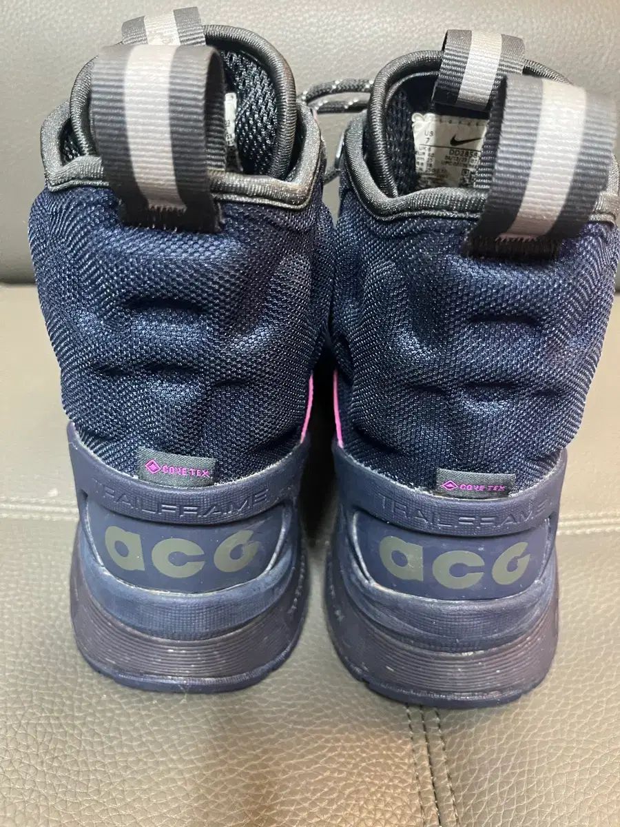 ナイキACGガイアドーム250