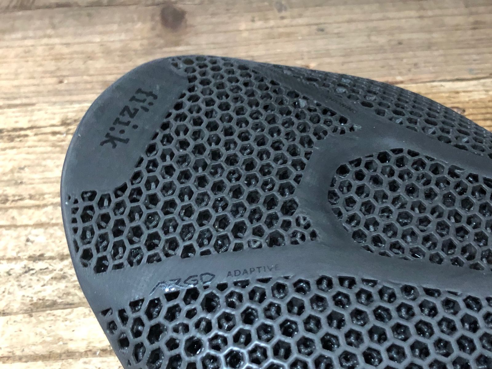JW583 フィジーク fizik ヴェント VENTO ARGO R1 ADAPTIVE 150mm