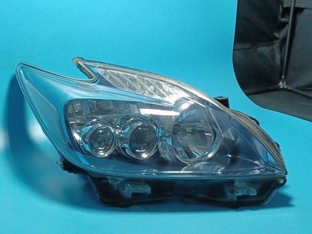 車 コーティング済 プリウス ZVW30 右ヘッドランプ・ヘッドライト S