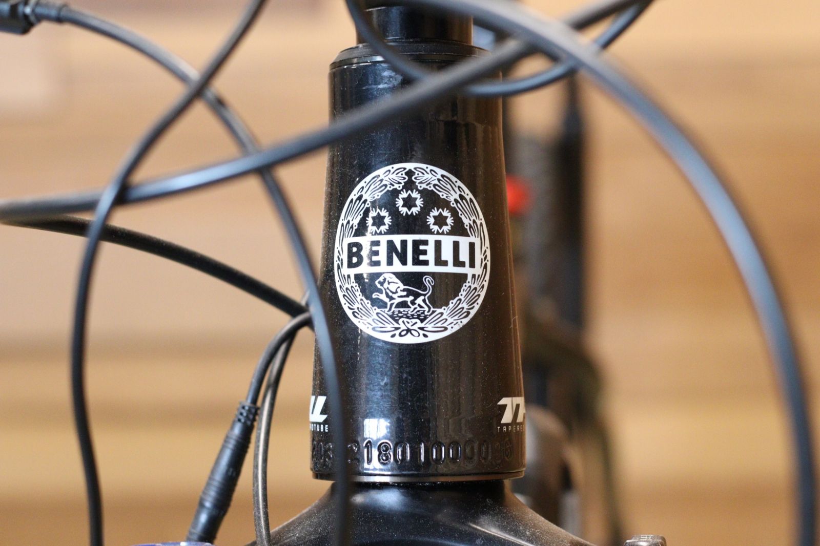 ベネリ BENELLI ネローネ NERONE 27.5+ シマノ デオーレ MIX 10S 