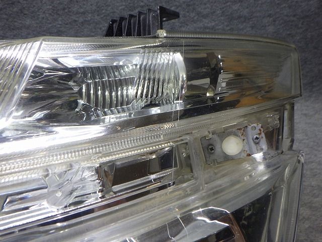 エルグランド 左ヘッドライト HID キセノン E52 前期 PME52 100-23009