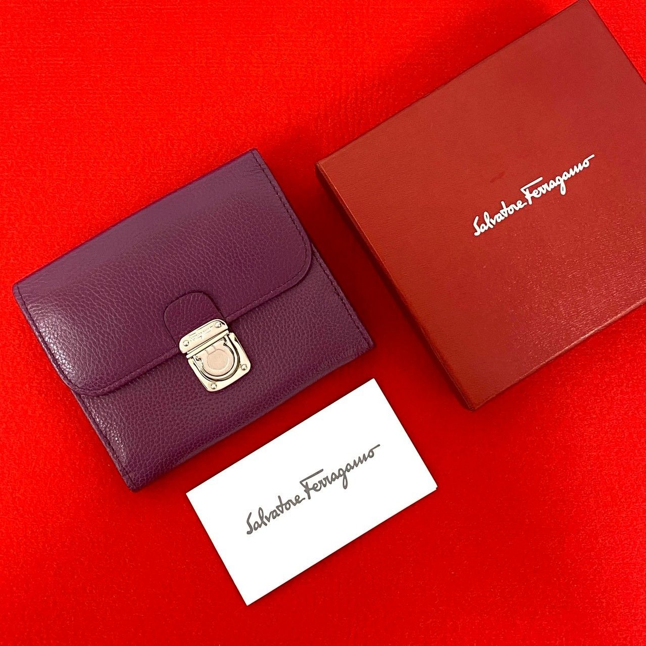 ほぼ未使用 箱付き Salvatore Ferragamo サルヴァトーレフェラガモ 