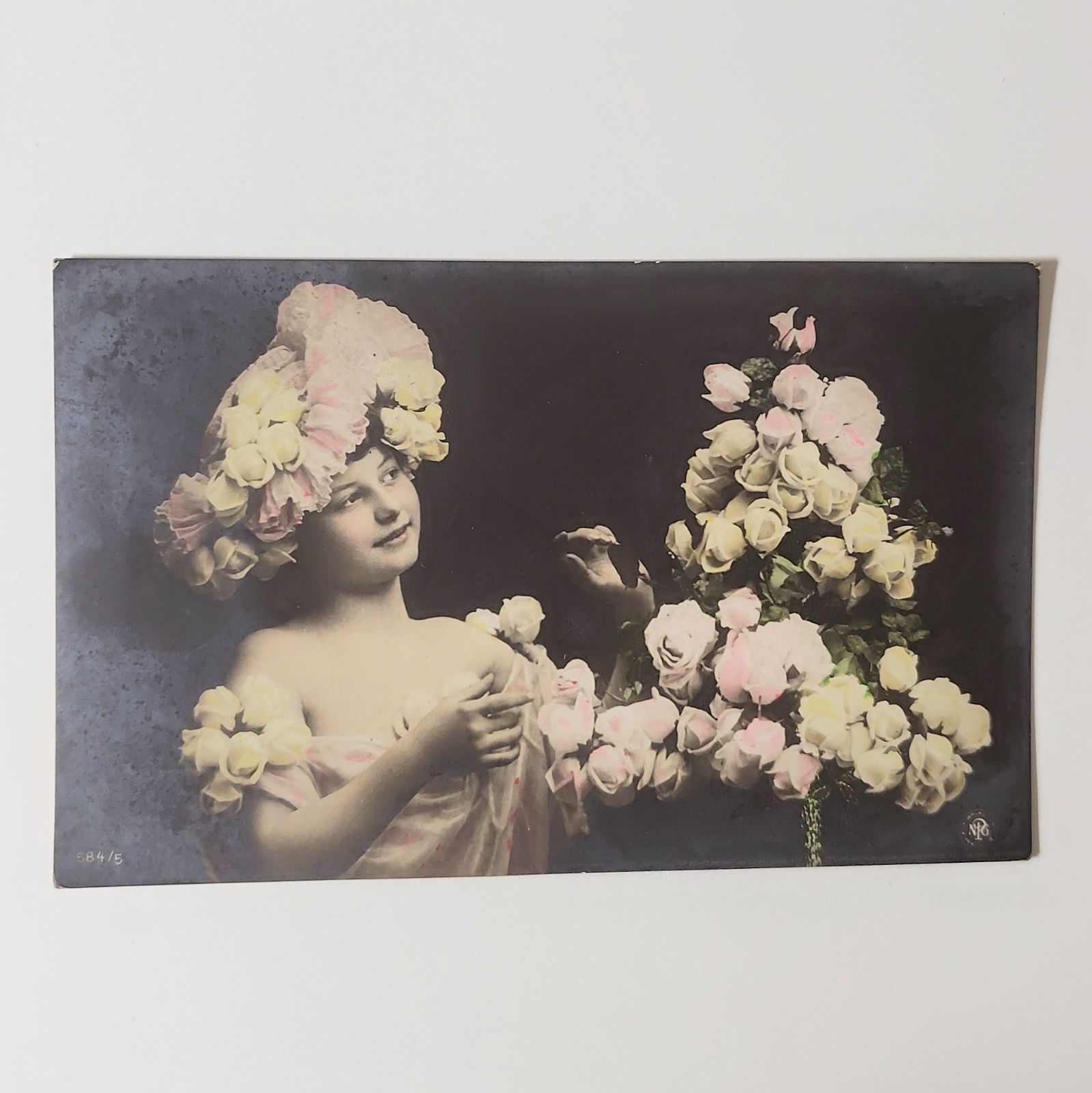 花は、ついに人のかたちを選んだ フランス ヴィンテージ ポストカード