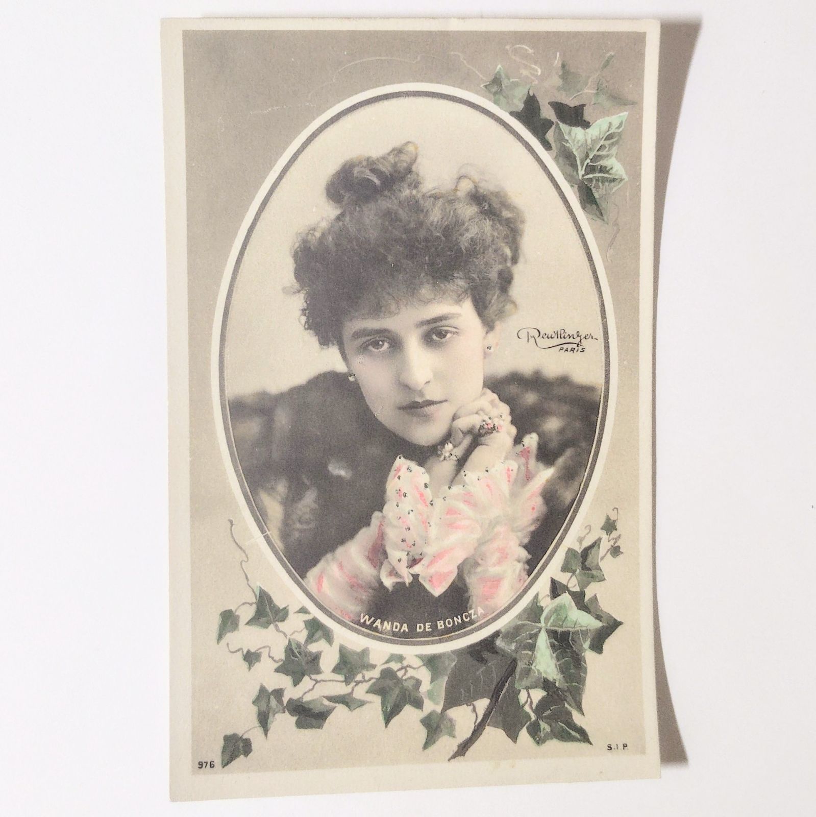 視線だけが、すべてを知っている ルートランジェ フランス