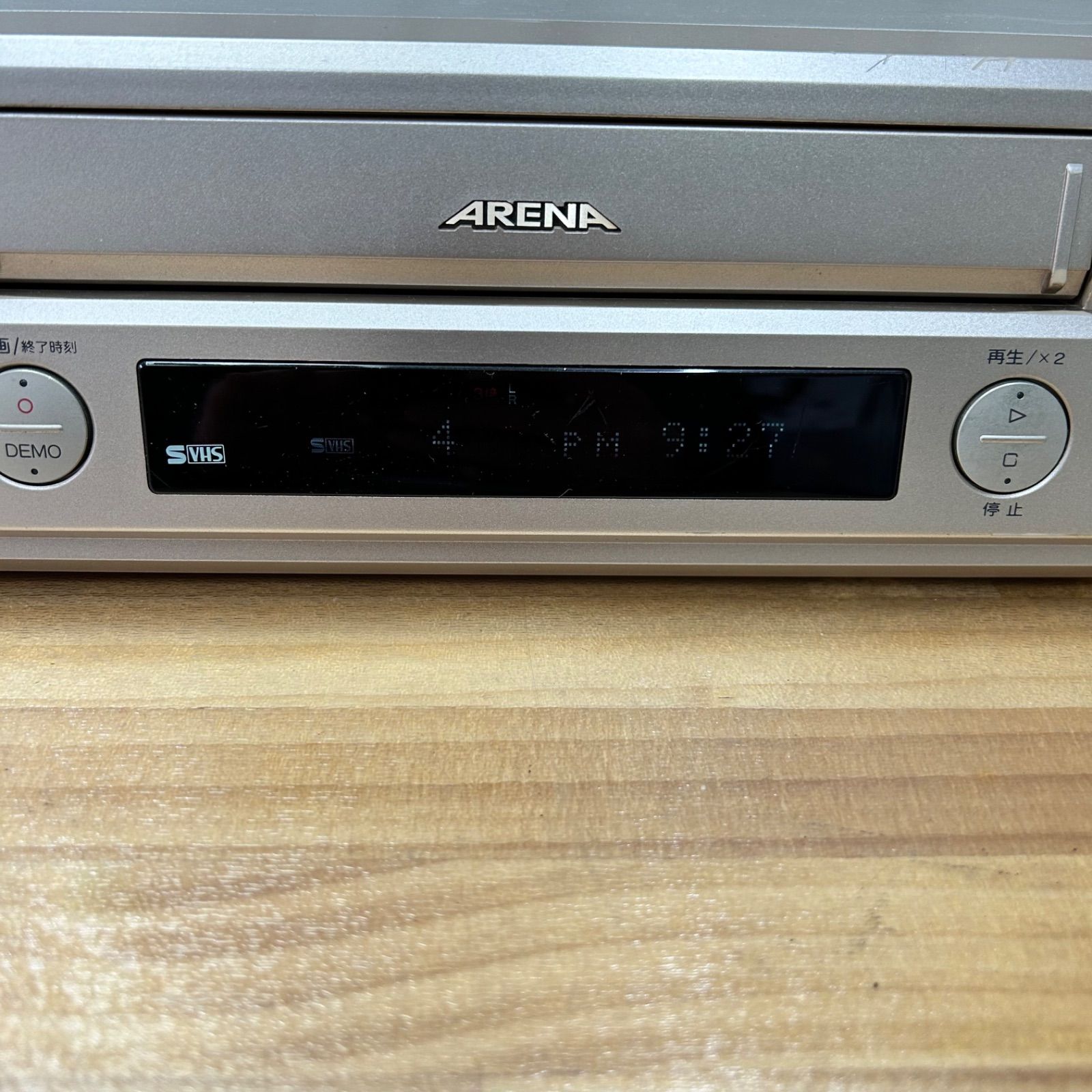 TOSHIBA ARENA A-SB99 S-VHSビデオデッキ デジタルTBC搭載 通電・VHS