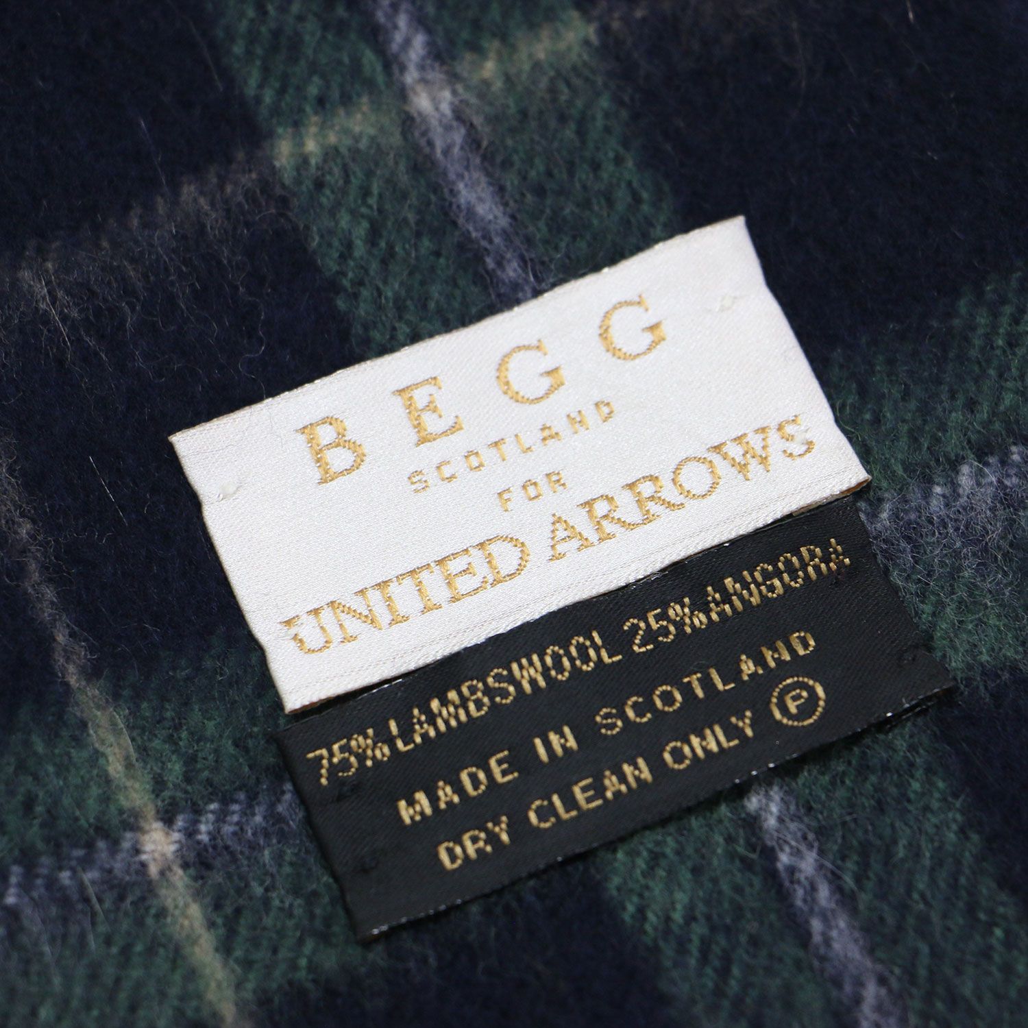 【美品】BEGG&amp;CO ベグアンドコー × UNITED ARROWS 別注 ストール | ウール アンゴラ ストール / マフラー | 大判 フリンジ チェック柄 | ネイビー グリーン ホワイト | スコットランド製 | ブランド ファッション アイテム 小物【レディース】【中古】 BEGG & CO - BEGG&CO / ベグアンドコー | × UNITED ARROWS