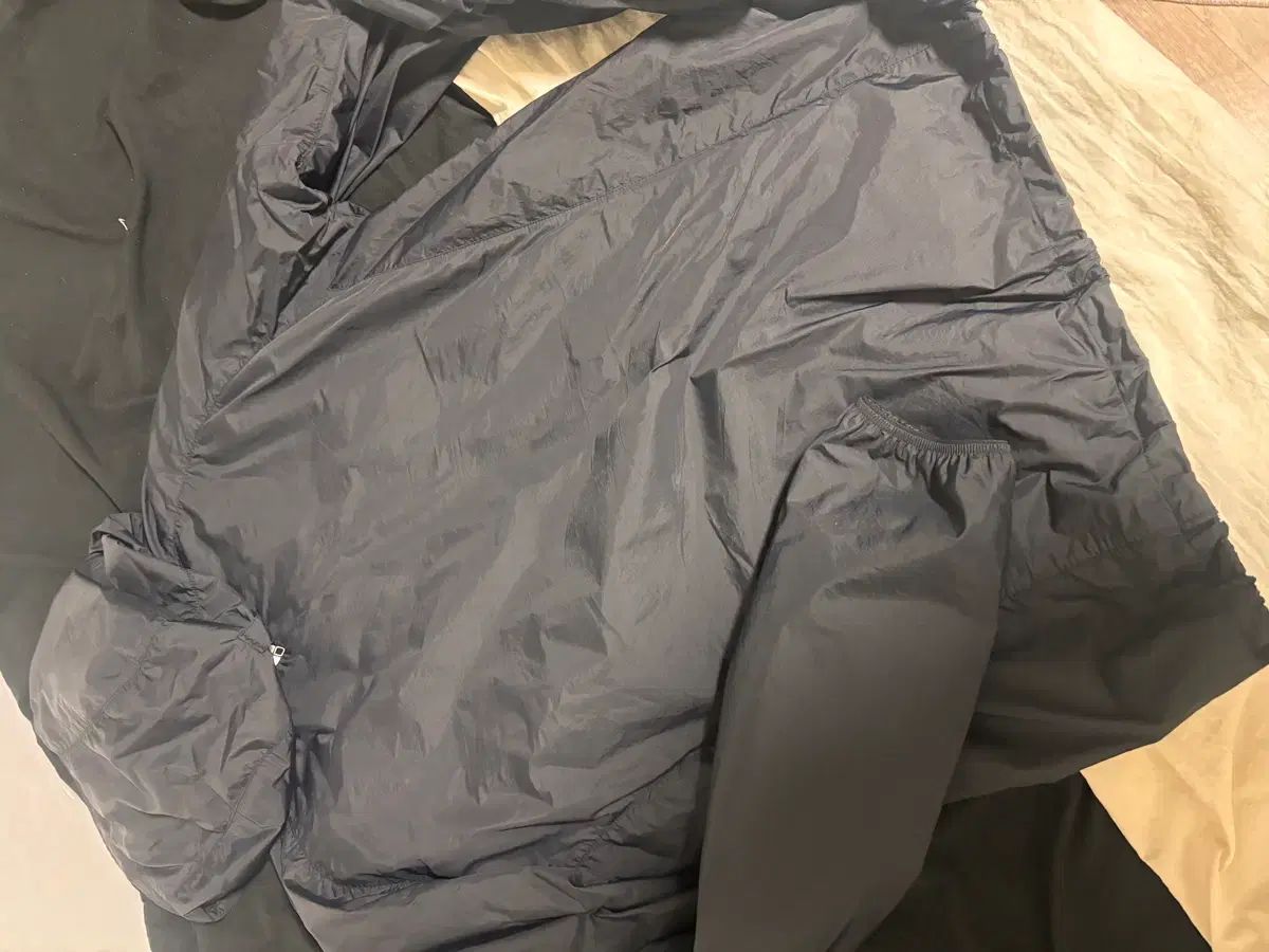 モンベル 日本版 ウィンドブレーカー