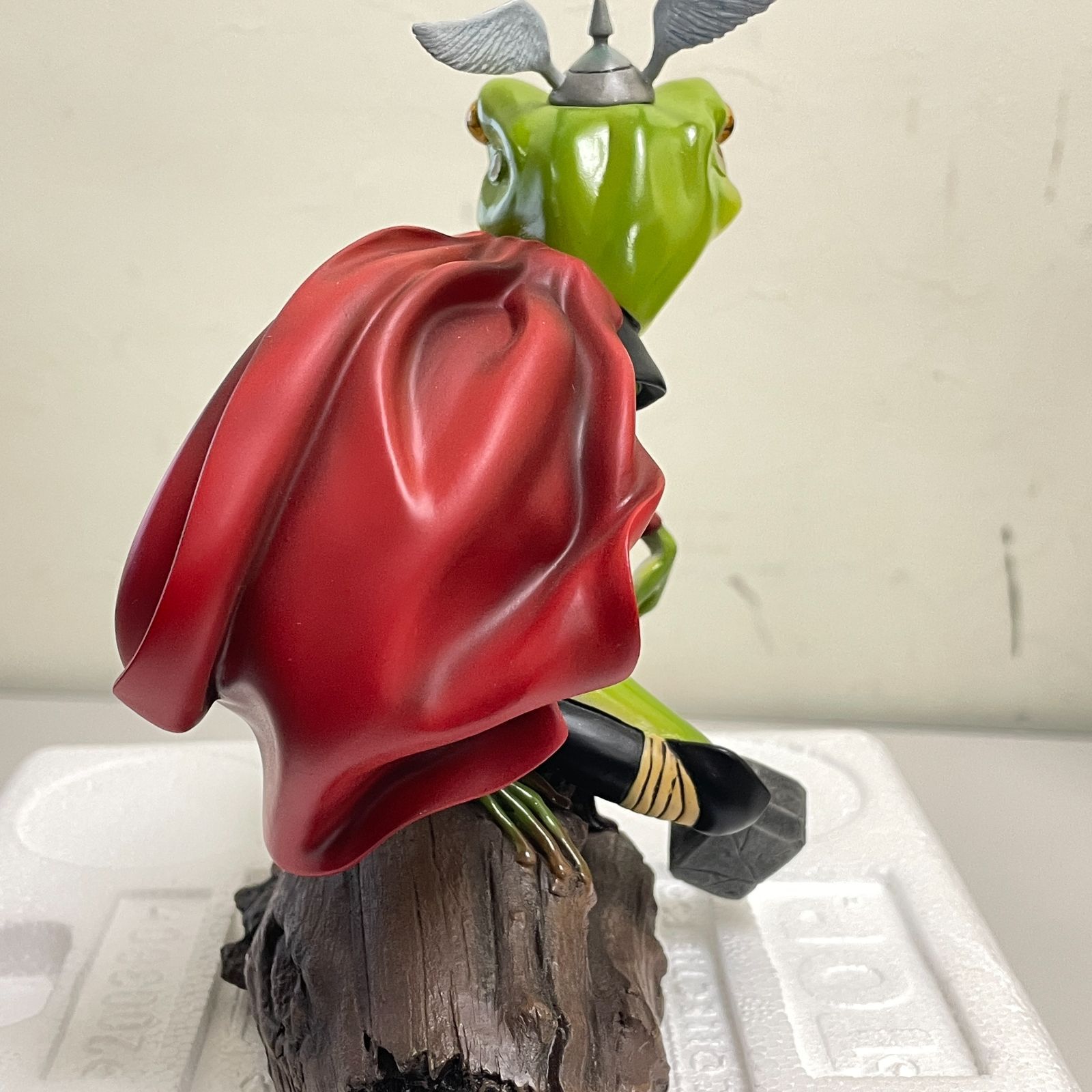 三沢店29-1-0210] ソー•ザ•フロッグ マーベル ジオラマスタチュー