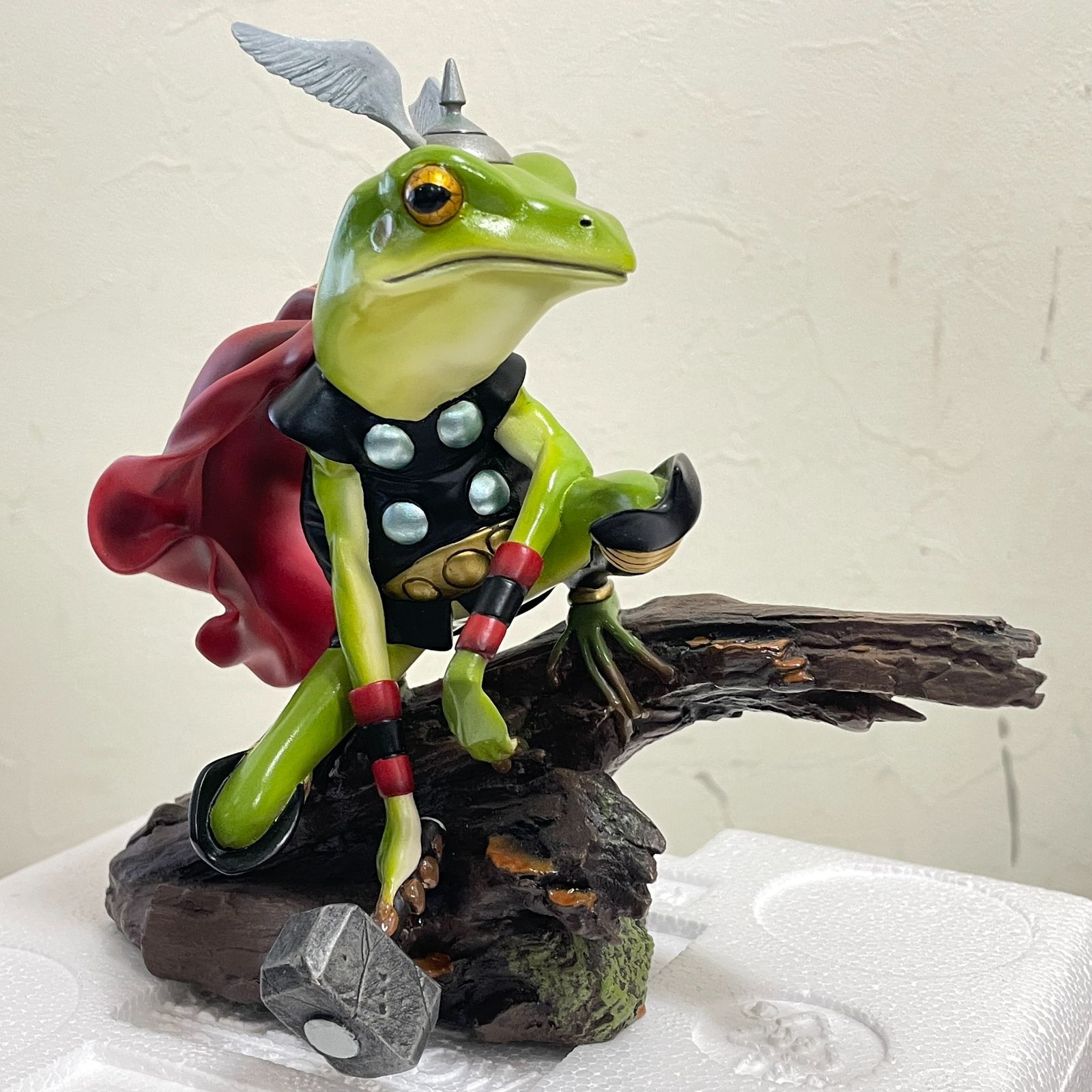 三沢店29-1-0210] ソー•ザ•フロッグ マーベル ジオラマスタチュー