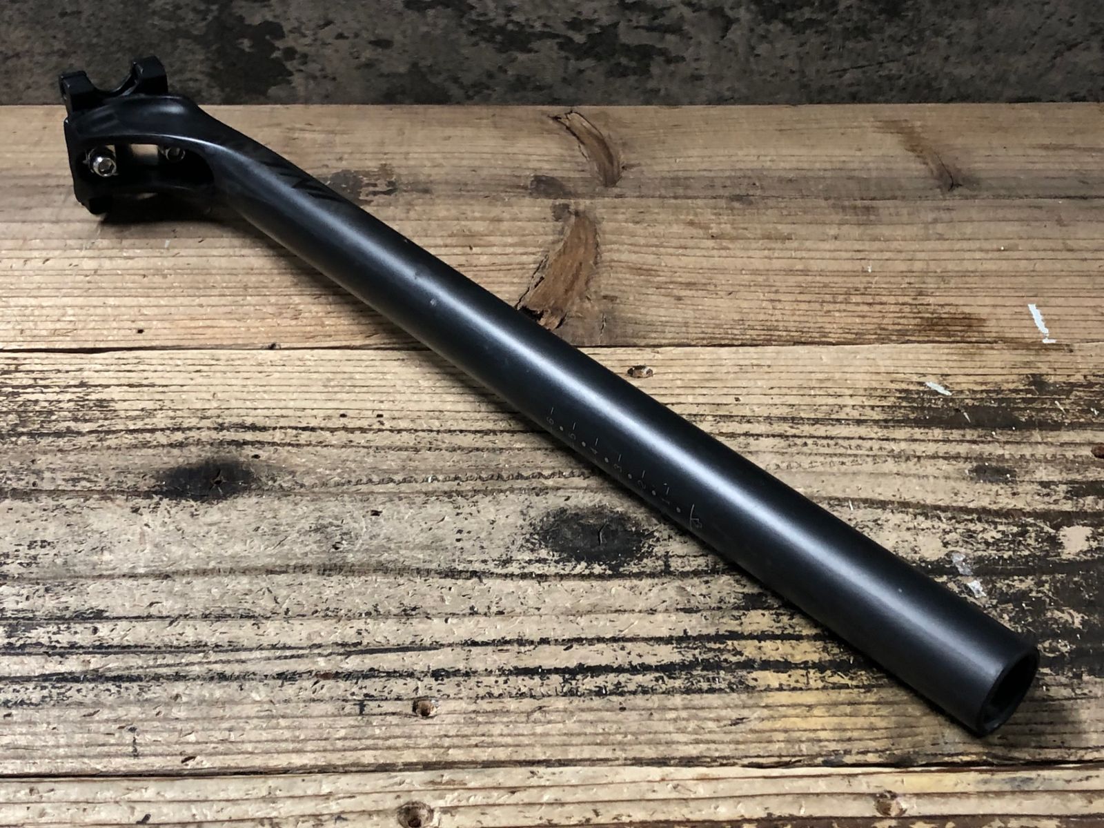 JW250 TNI LW168 カーボン シートポスト Φ27.2 300mm