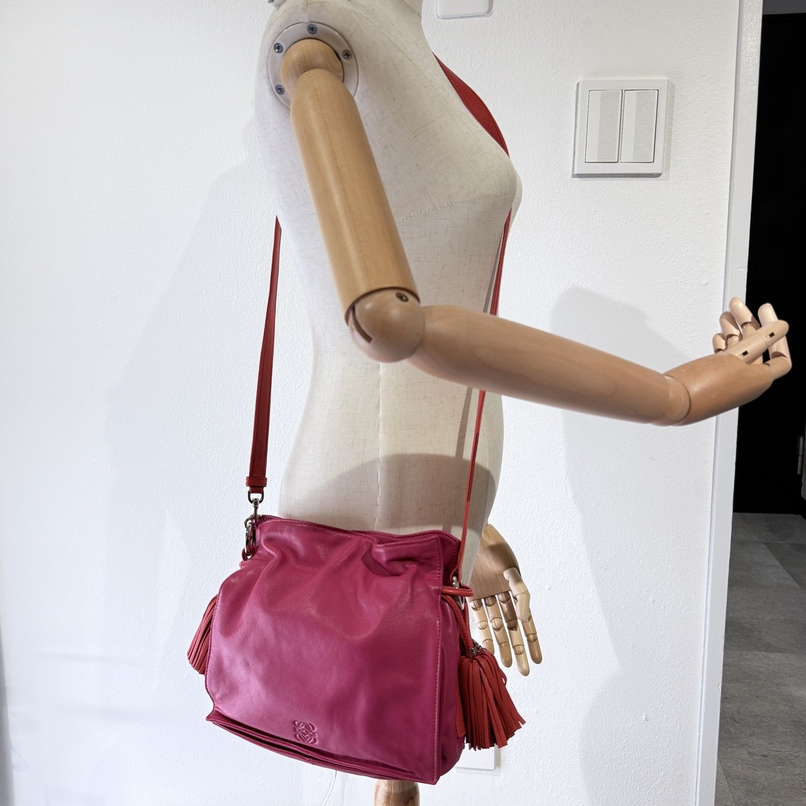 LOEWE（ロエベ）フラメンコ ノット ショルダーバッグ レザー ピンク 