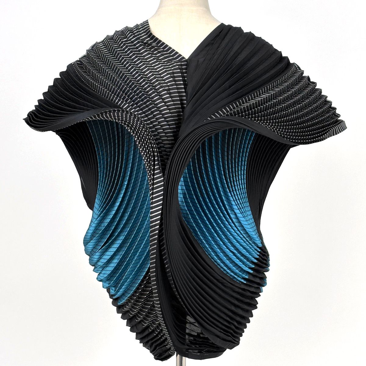 イッセイミヤケ ISSEY MIYAKE プリーツ カットソー IM44FJ651 トップス