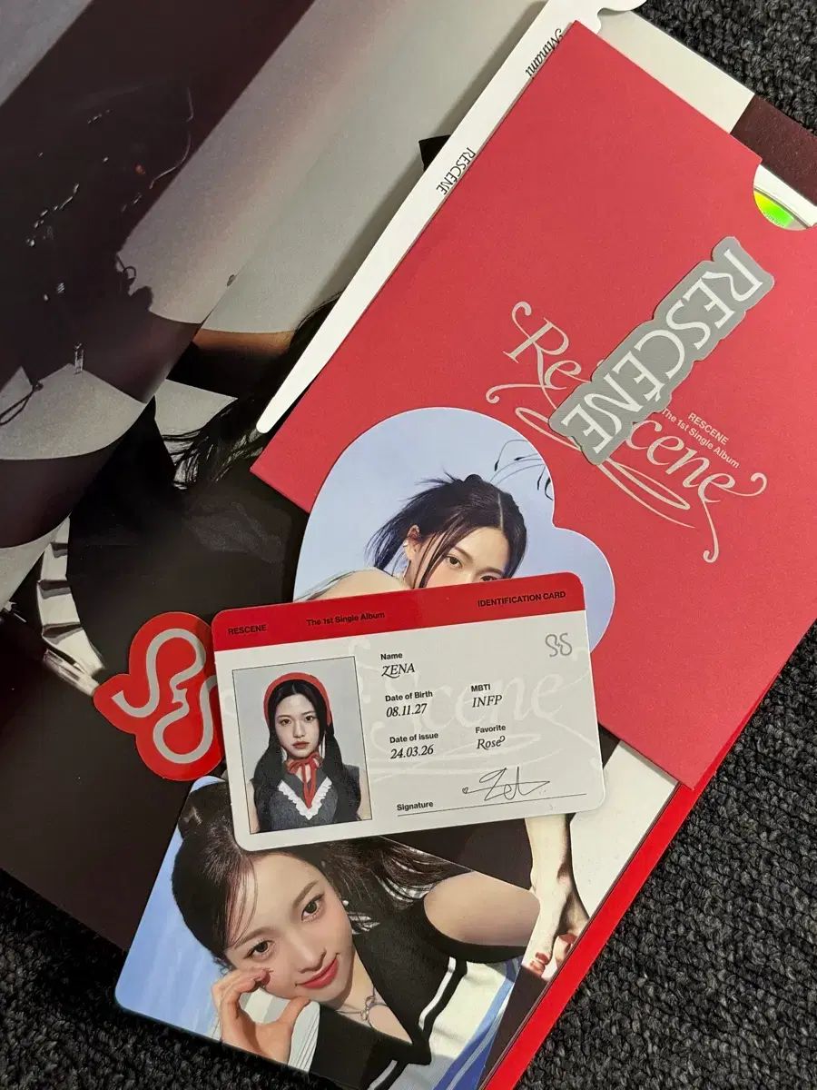 RESCENE 1 st Single Album VERSION 2 サイン アルバム