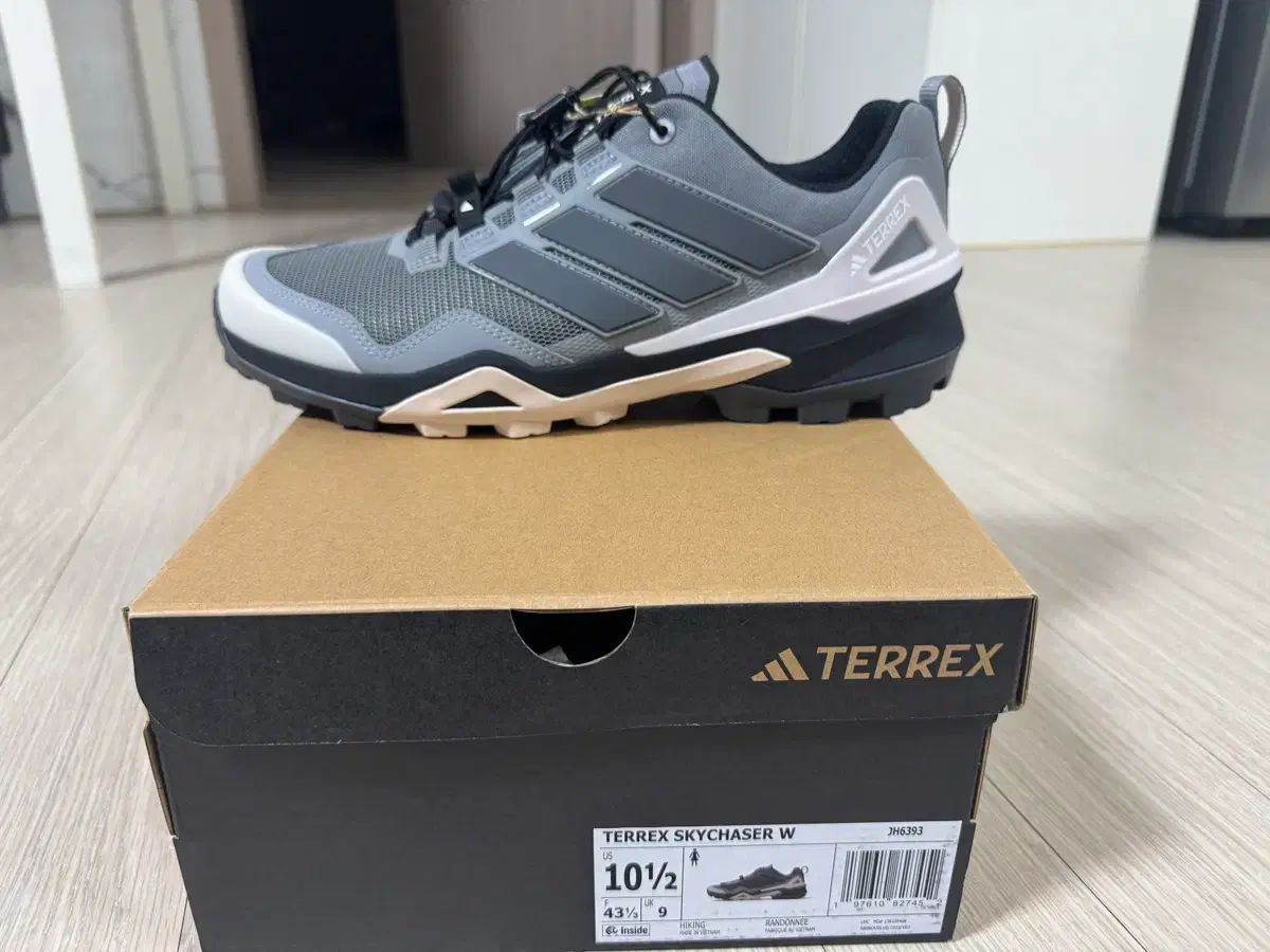 アディダス テレックス スカイチェイサー トレッキングシューズ