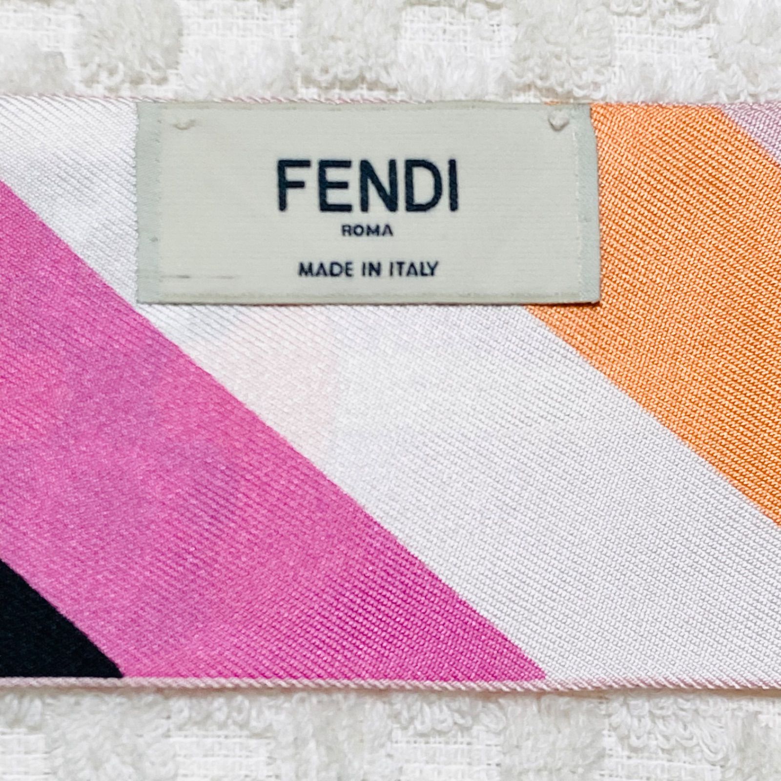 FENDI フェンディ ラッピー タグ付 マルチカラー スカーフ - WRAPPY