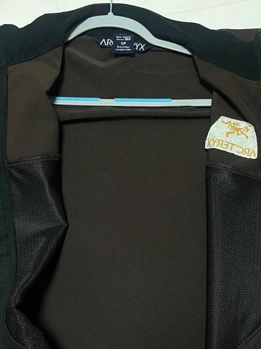  ARC TERYX アークテリクス ソフトシェル ジャケット ブラウン 175 96 A S その他 アウター