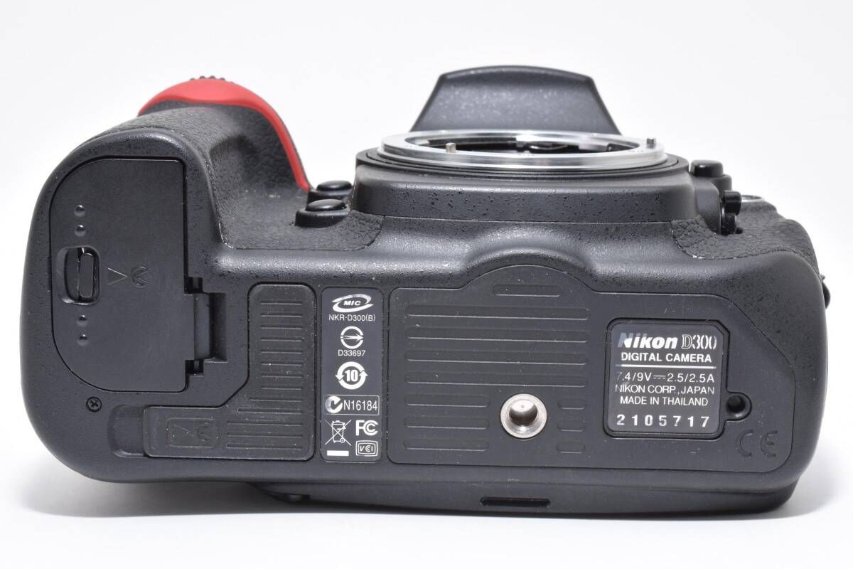 Nikon D300 ボディ ☆訳あり・ショット回数3,826回☆ニコン NIKON D300 ボディ #4292W0209
