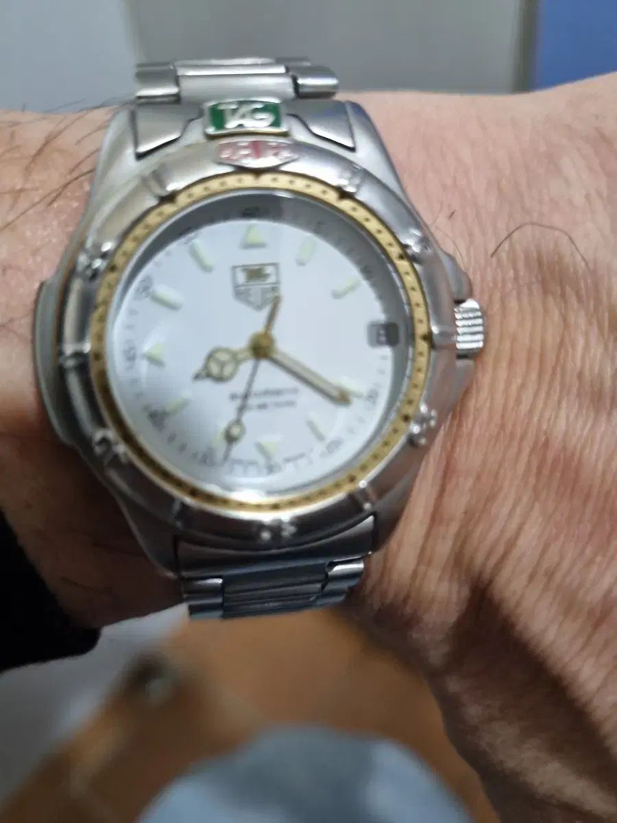 タグ ホイヤー4000