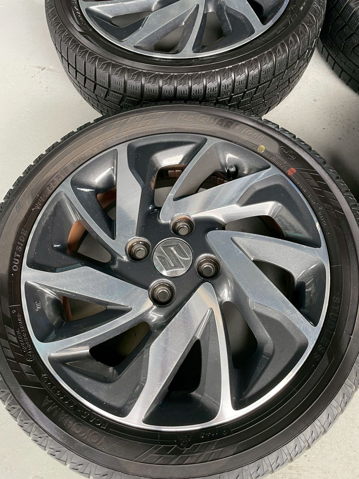 スペーシアスペーシアカスタム（MK42S）純正アルミホイール15インチと