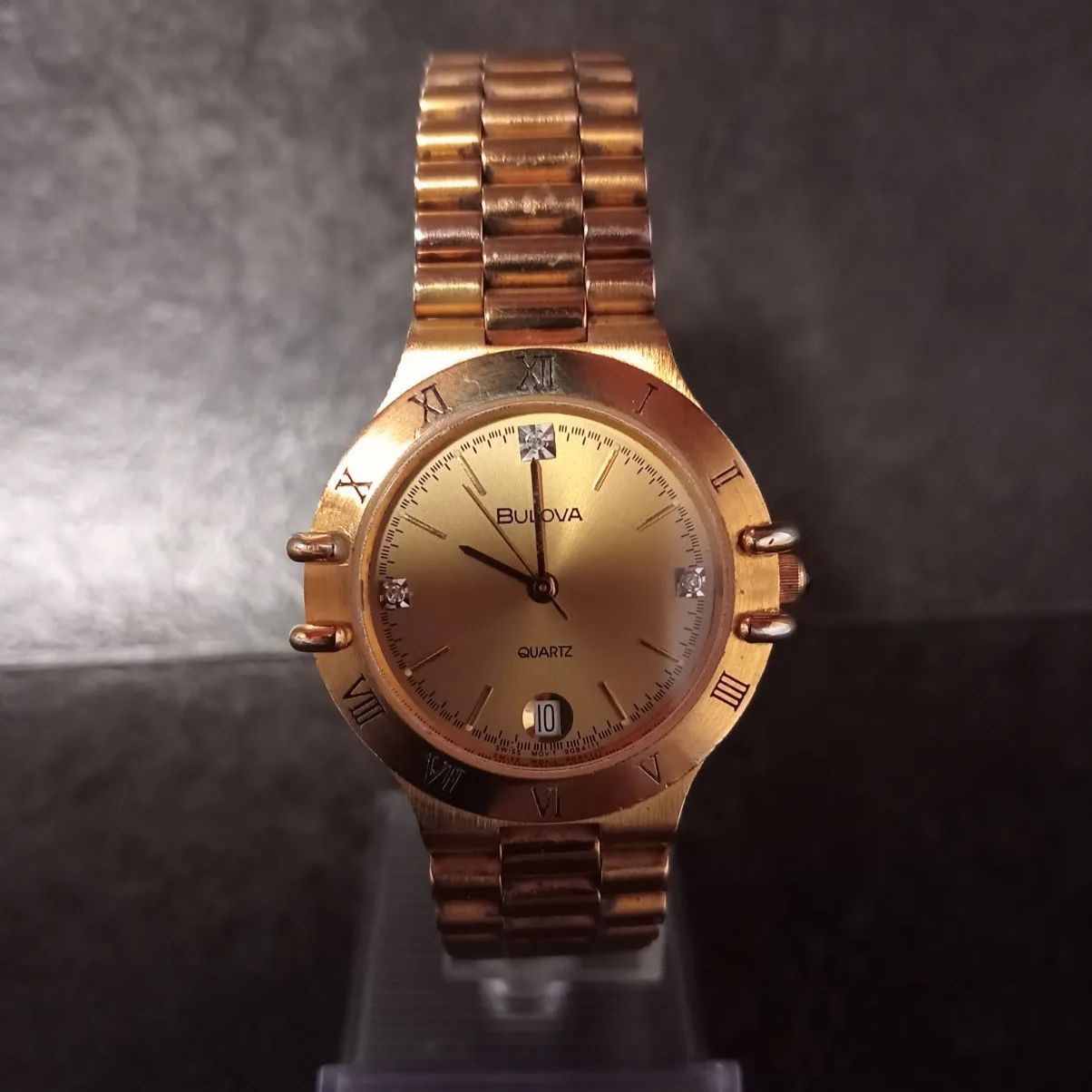 美品/4Pダイヤ】BULOVA ブローバ 腕時計 ゴールド デイト クォーツ 