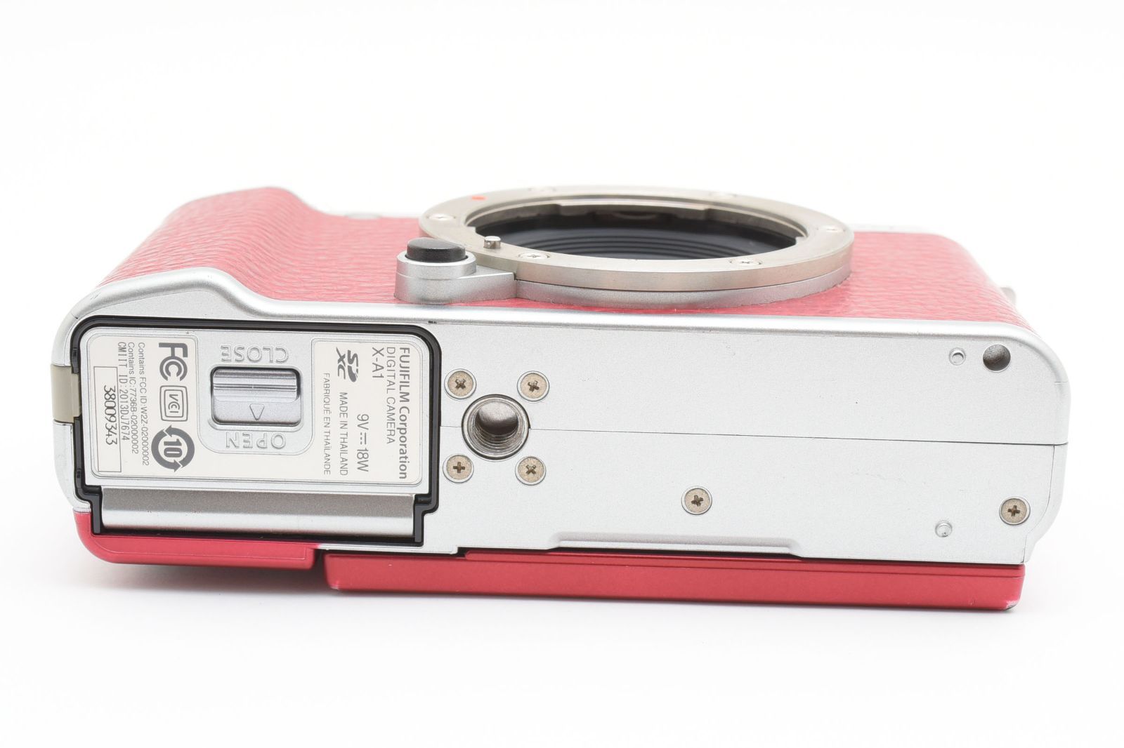 ☆極上品☆ 富士フィルム FUJIFILM X-A1 ボディ レッド ミラーレス一眼