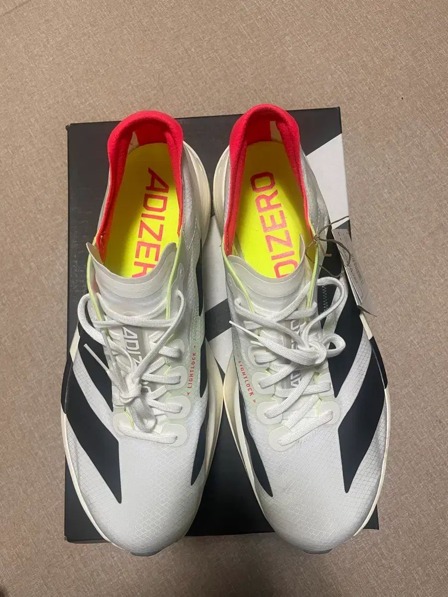 270 アディゼロ アディオス プロ4