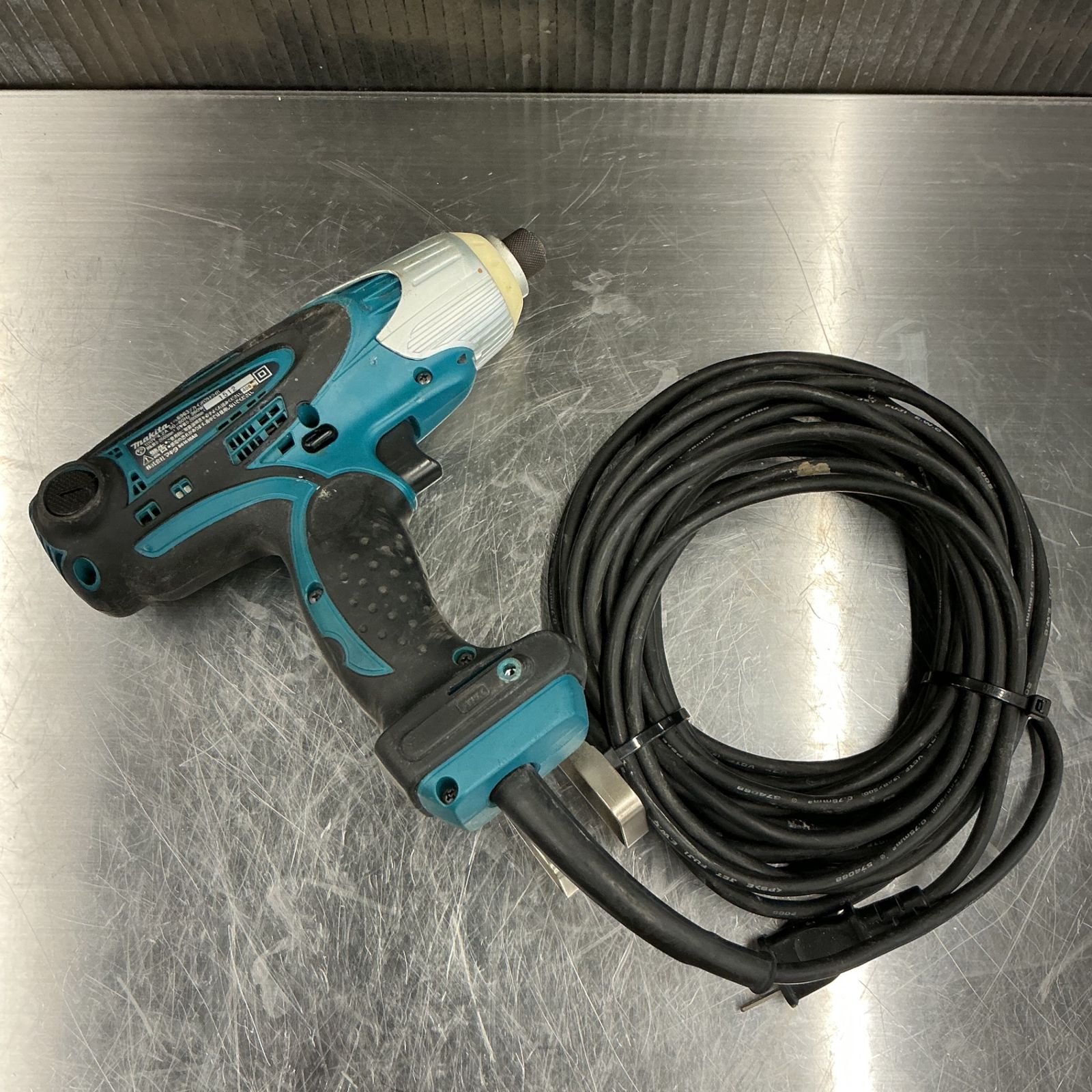 中古】 マキタ/makita 6963 ソフトインパクトドライバ コード式 【越谷 中古】 マキタ/makita 6963 ソフトインパクトドライバ コード式 【越谷