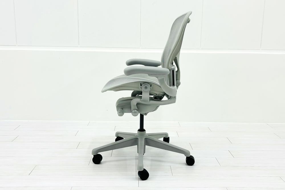 エイロン AERON まとめ売り 未開封未使用品】 ハーマンミラー アーロンチェア リマスタード B