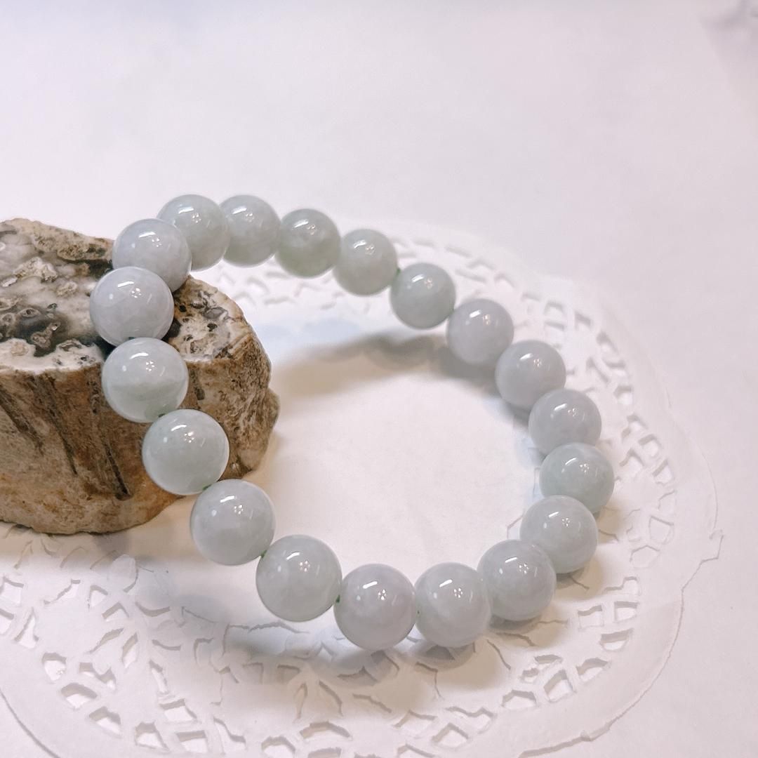 jade bracelet