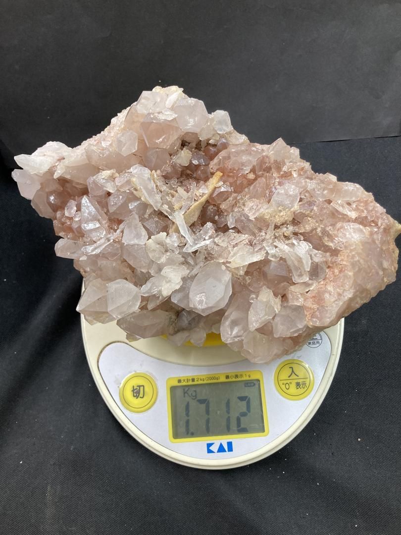 E32518 ヒマラヤ水晶 サマディピンク ヒマラヤ産 マニカラン産 水晶クラスター クォーツ 原石 天然石 鉱物 パワーストーン